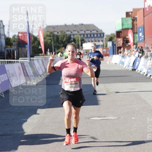 03.10.2025 - Köhlbrandbrückenlauf Jannik Wohlers http://msf.ph/oto/9093421 03.10.2025 12:54:35 Ziel 4023, 4060, 4106, 4209, 6683 meine-sportfotos.de