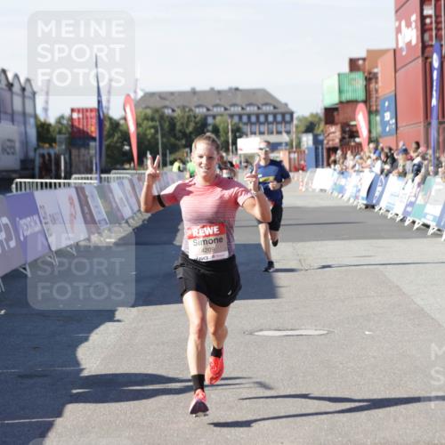 03.10.2025 - Köhlbrandbrückenlauf Jannik Wohlers http://msf.ph/oto/9093432 03.10.2025 12:54:35 Ziel 4023, 4060, 4106, 4209, 6683 meine-sportfotos.de