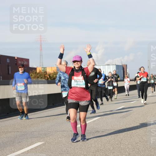 03.10.2025 - Köhlbrandbrückenlauf Jannik Wohlers http://msf.ph/oto/9093437 03.10.2025 10:00:37 Position 3 2017 meine-sportfotos.de
