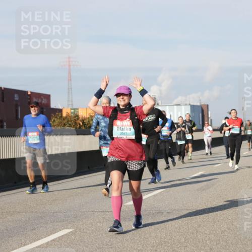 03.10.2025 - Köhlbrandbrückenlauf Jannik Wohlers http://msf.ph/oto/9093443 03.10.2025 10:00:37 Position 3 2017 meine-sportfotos.de