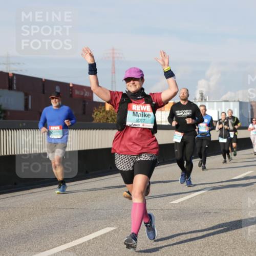 03.10.2025 - Köhlbrandbrückenlauf Jannik Wohlers http://msf.ph/oto/9093469 03.10.2025 10:00:37 Position 3 2017 meine-sportfotos.de
