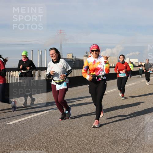 03.10.2025 - Köhlbrandbrückenlauf Lena Gebhardt http://msf.ph/oto/9093497 03.10.2025 10:08:48 Position 2 26, 2727 meine-sportfotos.de