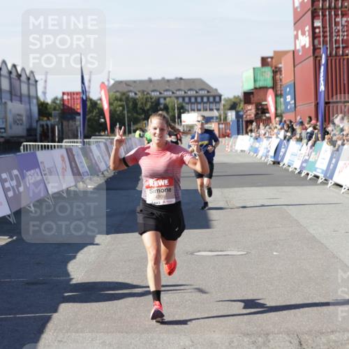 03.10.2025 - Köhlbrandbrückenlauf Jannik Wohlers http://msf.ph/oto/9093500 03.10.2025 12:54:36 Ziel 4023, 4060, 4106, 4209, 6683 meine-sportfotos.de