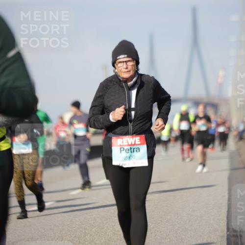 03.10.2025 - Köhlbrandbrückenlauf Jannik Wohlers http://msf.ph/oto/9093508 03.10.2025 10:12:11 Position 3 2900 meine-sportfotos.de