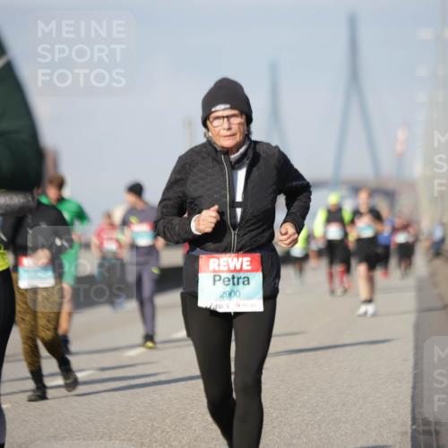 03.10.2025 - Köhlbrandbrückenlauf Jannik Wohlers http://msf.ph/oto/9093512 03.10.2025 10:12:11 Position 3 2900 meine-sportfotos.de