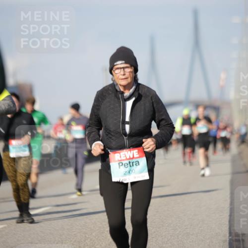 03.10.2025 - Köhlbrandbrückenlauf Jannik Wohlers http://msf.ph/oto/9093521 03.10.2025 10:12:11 Position 3 2900 meine-sportfotos.de