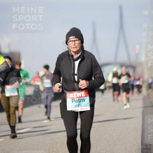 03.10.2025 - Köhlbrandbrückenlauf Jannik Wohlers http://msf.ph/oto/9093525 03.10.2025 10:12:11 Position 3 63, 2900 meine-sportfotos.de