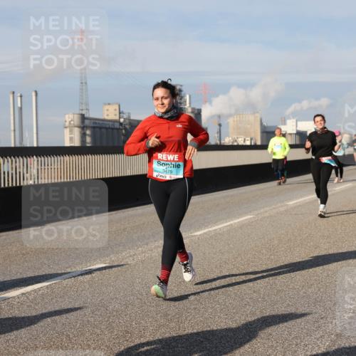 03.10.2025 - Köhlbrandbrückenlauf Lena Gebhardt http://msf.ph/oto/9093541 03.10.2025 10:08:50 Position 2 3479 meine-sportfotos.de