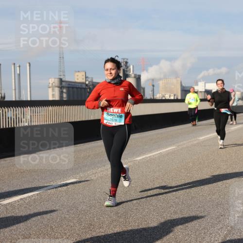 03.10.2025 - Köhlbrandbrückenlauf Lena Gebhardt http://msf.ph/oto/9093548 03.10.2025 10:08:50 Position 2 3479 meine-sportfotos.de