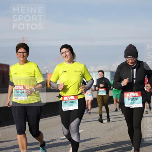 03.10.2025 - Köhlbrandbrückenlauf Jannik Wohlers http://msf.ph/oto/9093551 03.10.2025 10:12:12 Position 3 3254, 1963, 2900 meine-sportfotos.de