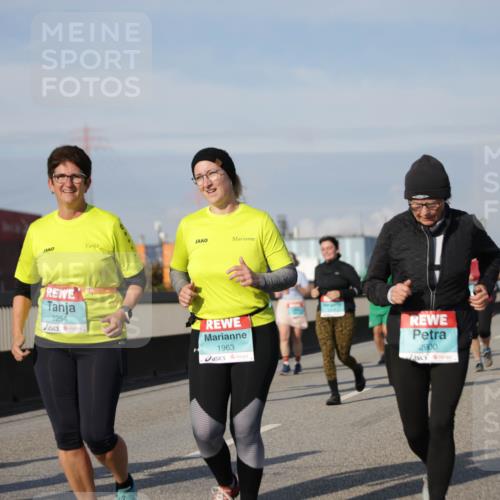 03.10.2025 - Köhlbrandbrückenlauf Jannik Wohlers http://msf.ph/oto/9093559 03.10.2025 10:12:13 Position 3 3254, 1963, 2900 meine-sportfotos.de