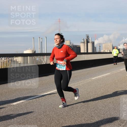 03.10.2025 - Köhlbrandbrückenlauf Lena Gebhardt http://msf.ph/oto/9093572 03.10.2025 10:08:50 Position 2 3479 meine-sportfotos.de