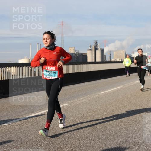 03.10.2025 - Köhlbrandbrückenlauf Lena Gebhardt http://msf.ph/oto/9093580 03.10.2025 10:08:50 Position 2 3479 meine-sportfotos.de