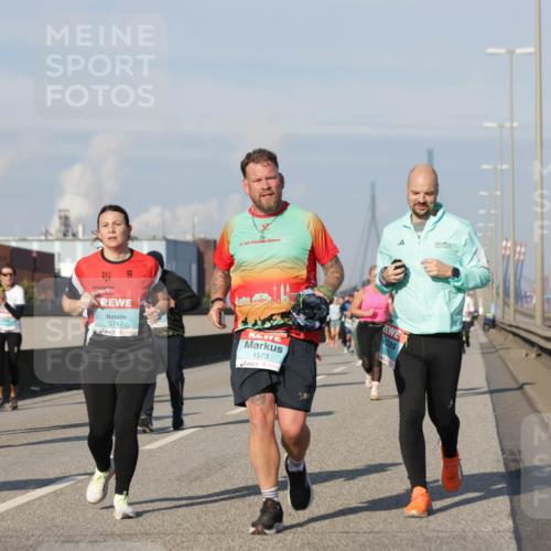 03.10.2025 - Köhlbrandbrückenlauf Jannik Wohlers http://msf.ph/oto/9093583 03.10.2025 10:00:40 Position 3 3747, 1573 meine-sportfotos.de