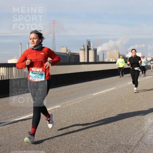 03.10.2025 - Köhlbrandbrückenlauf Lena Gebhardt http://msf.ph/oto/9093587 03.10.2025 10:08:50 Position 2 3479 meine-sportfotos.de