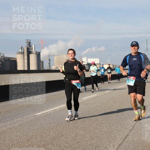 03.10.2025 - Köhlbrandbrückenlauf Lena Gebhardt http://msf.ph/oto/9093593 03.10.2025 10:08:51 Position 2 2973 meine-sportfotos.de