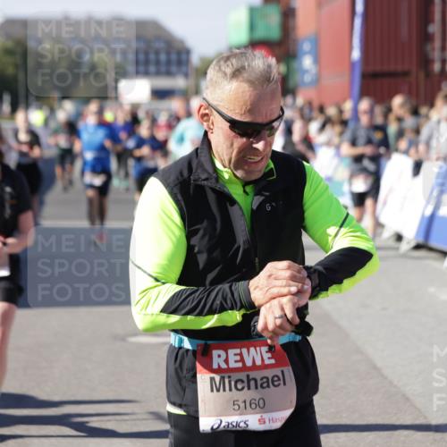 03.10.2025 - Köhlbrandbrückenlauf Jannik Wohlers http://msf.ph/oto/9093605 03.10.2025 13:20:21 Ziel 4385, 4397, 4402, 4565, 4570, 4571, 4591, 4672, 4739, 4779, 4994, 5082, 5144, 5160, 5208, 5672, 5683, 5790, 5850, 6035, 6136 meine-sportfotos.de