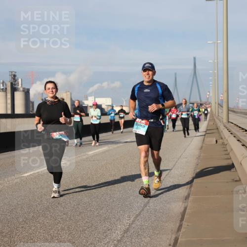 03.10.2025 - Köhlbrandbrückenlauf Lena Gebhardt http://msf.ph/oto/9093608 03.10.2025 10:08:52 Position 2 2973 meine-sportfotos.de