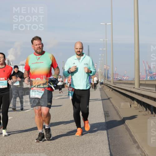 03.10.2025 - Köhlbrandbrückenlauf Jannik Wohlers http://msf.ph/oto/9093614 03.10.2025 10:00:41 Position 3 20, 25, 3747, 1573 meine-sportfotos.de