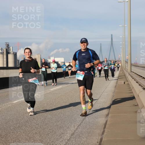 03.10.2025 - Köhlbrandbrückenlauf Lena Gebhardt http://msf.ph/oto/9093615 03.10.2025 10:08:52 Position 2 2973 meine-sportfotos.de