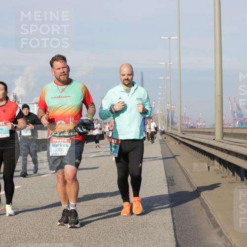 03.10.2025 - Köhlbrandbrückenlauf Jannik Wohlers http://msf.ph/oto/9093619 03.10.2025 10:00:41 Position 3 20, 3747, 1573 meine-sportfotos.de