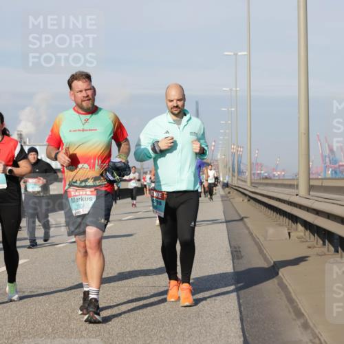 03.10.2025 - Köhlbrandbrückenlauf Jannik Wohlers http://msf.ph/oto/9093626 03.10.2025 10:00:41 Position 3 8, 3747, 20, 1573 meine-sportfotos.de