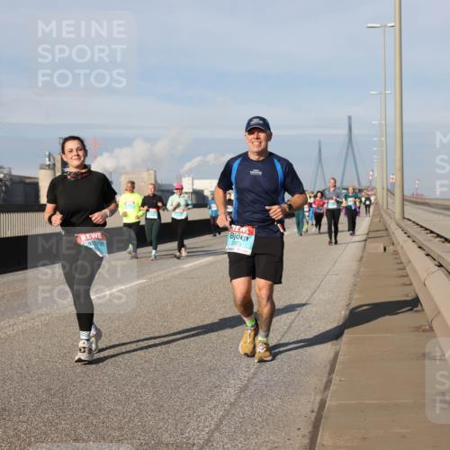 03.10.2025 - Köhlbrandbrückenlauf Lena Gebhardt http://msf.ph/oto/9093637 03.10.2025 10:08:52 Position 2 2973 meine-sportfotos.de