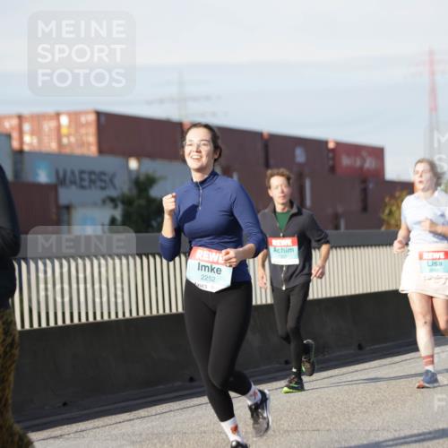 03.10.2025 - Köhlbrandbrückenlauf Jannik Wohlers http://msf.ph/oto/9093661 03.10.2025 10:12:17 Position 3 2579, 2252, 1221, 2668 meine-sportfotos.de