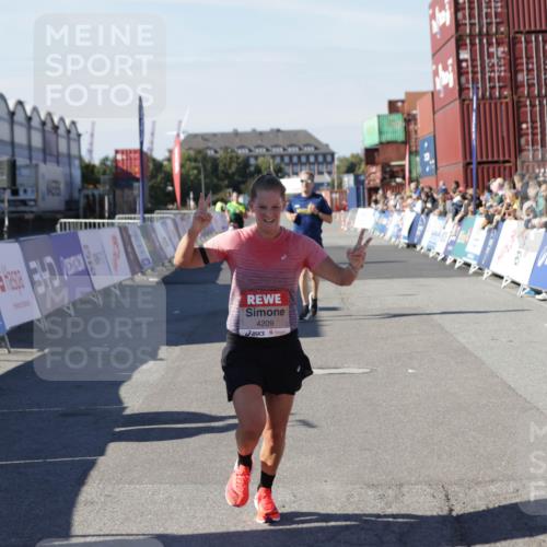 03.10.2025 - Köhlbrandbrückenlauf Jannik Wohlers http://msf.ph/oto/9093662 03.10.2025 12:54:36 Ziel 4023, 4060, 4106, 4209, 6683 meine-sportfotos.de