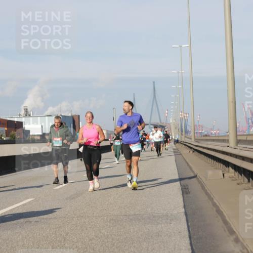 03.10.2025 - Köhlbrandbrückenlauf Jannik Wohlers http://msf.ph/oto/9093668 03.10.2025 10:00:44 Position 3  meine-sportfotos.de