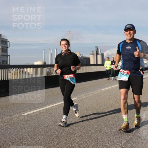 03.10.2025 - Köhlbrandbrückenlauf Lena Gebhardt http://msf.ph/oto/9093671 03.10.2025 10:08:53 Position 2 2973 meine-sportfotos.de