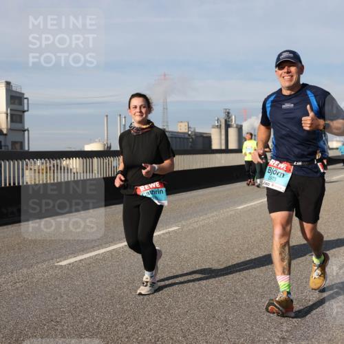 03.10.2025 - Köhlbrandbrückenlauf Lena Gebhardt http://msf.ph/oto/9093684 03.10.2025 10:08:53 Position 2 2973 meine-sportfotos.de