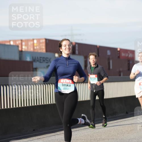 03.10.2025 - Köhlbrandbrückenlauf Jannik Wohlers http://msf.ph/oto/9093686 03.10.2025 10:12:17 Position 3 2252, 1221 meine-sportfotos.de