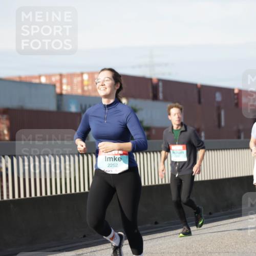 03.10.2025 - Köhlbrandbrückenlauf Jannik Wohlers http://msf.ph/oto/9093704 03.10.2025 10:12:17 Position 3 2252 meine-sportfotos.de