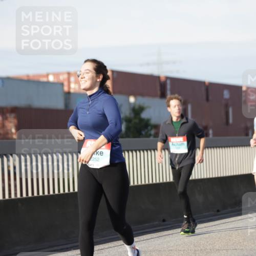 03.10.2025 - Köhlbrandbrückenlauf Jannik Wohlers http://msf.ph/oto/9093710 03.10.2025 10:12:17 Position 3 2252 meine-sportfotos.de