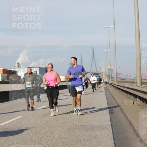 03.10.2025 - Köhlbrandbrückenlauf Jannik Wohlers http://msf.ph/oto/9093713 03.10.2025 10:00:45 Position 3  meine-sportfotos.de