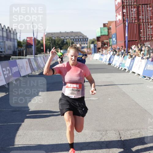 03.10.2025 - Köhlbrandbrückenlauf Jannik Wohlers http://msf.ph/oto/9093723 03.10.2025 12:54:36 Ziel 4023, 4060, 4106, 4209, 6683 meine-sportfotos.de