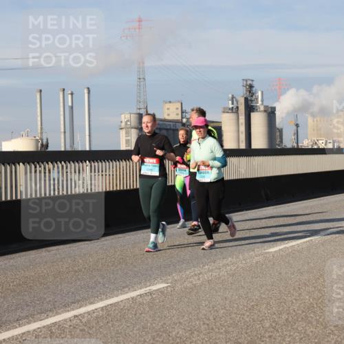 03.10.2025 - Köhlbrandbrückenlauf Lena Gebhardt http://msf.ph/oto/9093730 03.10.2025 10:08:56 Position 2 2386 meine-sportfotos.de