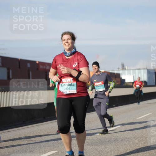 03.10.2025 - Köhlbrandbrückenlauf Jannik Wohlers http://msf.ph/oto/9093750 03.10.2025 10:12:19 Position 3 2668, 2332 meine-sportfotos.de