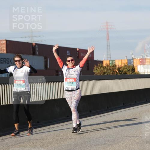 03.10.2025 - Köhlbrandbrückenlauf Jannik Wohlers http://msf.ph/oto/9093754 03.10.2025 10:00:46 Position 3 1671, 1659, 3488 meine-sportfotos.de