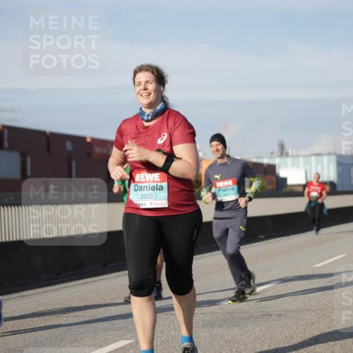 03.10.2025 - Köhlbrandbrückenlauf Jannik Wohlers http://msf.ph/oto/9093756 03.10.2025 10:12:19 Position 3 2668, 2332 meine-sportfotos.de