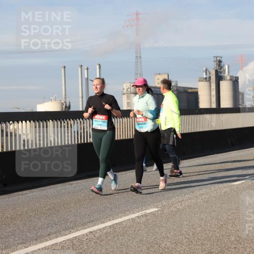 03.10.2025 - Köhlbrandbrückenlauf Lena Gebhardt http://msf.ph/oto/9093759 03.10.2025 10:08:56 Position 2 2386, 2359 meine-sportfotos.de