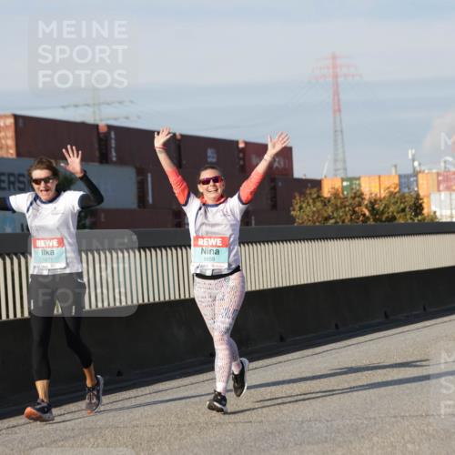 03.10.2025 - Köhlbrandbrückenlauf Jannik Wohlers http://msf.ph/oto/9093760 03.10.2025 10:00:46 Position 3 1671, 1, 1659, 3335, 3488 meine-sportfotos.de