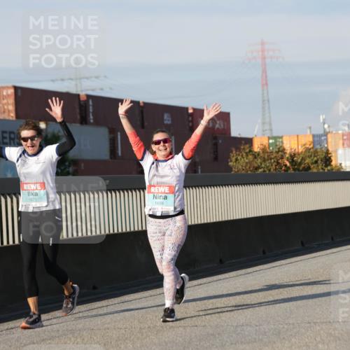 03.10.2025 - Köhlbrandbrückenlauf Jannik Wohlers http://msf.ph/oto/9093764 03.10.2025 10:00:46 Position 3 1671, 3488, 1659 meine-sportfotos.de