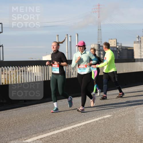 03.10.2025 - Köhlbrandbrückenlauf Lena Gebhardt http://msf.ph/oto/9093766 03.10.2025 10:08:57 Position 2  meine-sportfotos.de