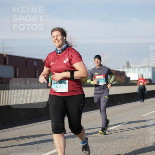 03.10.2025 - Köhlbrandbrückenlauf Jannik Wohlers http://msf.ph/oto/9093767 03.10.2025 10:12:19 Position 3 2332, 2 meine-sportfotos.de