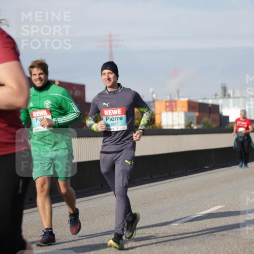 03.10.2025 - Köhlbrandbrückenlauf Jannik Wohlers http://msf.ph/oto/9093776 03.10.2025 10:12:20 Position 3 2332, 3657 meine-sportfotos.de