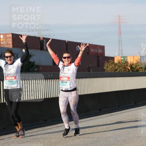03.10.2025 - Köhlbrandbrückenlauf Jannik Wohlers http://msf.ph/oto/9093777 03.10.2025 10:00:46 Position 3 1671, 1659, 3488 meine-sportfotos.de