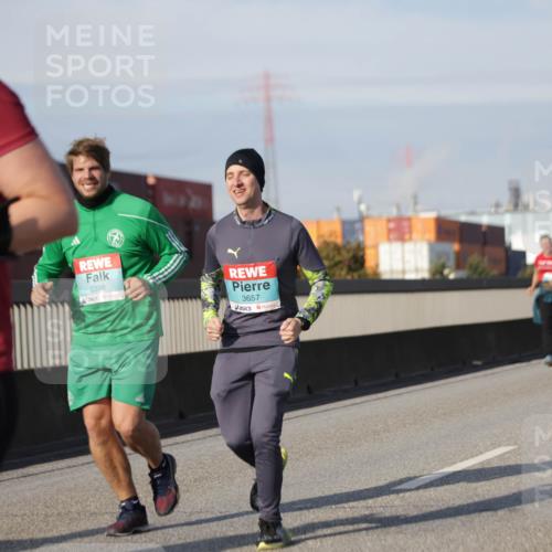 03.10.2025 - Köhlbrandbrückenlauf Jannik Wohlers http://msf.ph/oto/9093788 03.10.2025 10:12:20 Position 3 32, 2398, 3657 meine-sportfotos.de