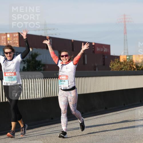 03.10.2025 - Köhlbrandbrückenlauf Jannik Wohlers http://msf.ph/oto/9093790 03.10.2025 10:00:46 Position 3 1671, 1659, 3488 meine-sportfotos.de